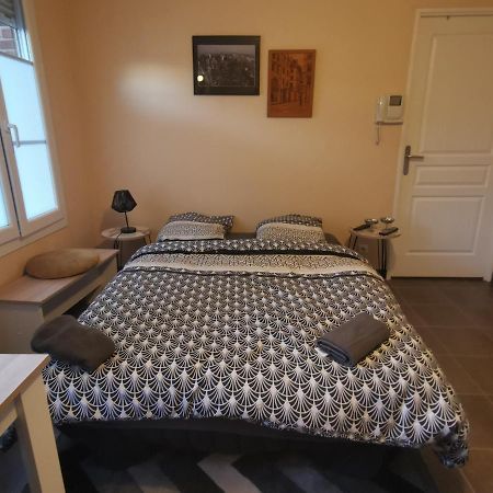 Logement En Hypercentre Dans Une Residence Амиен Екстериор снимка